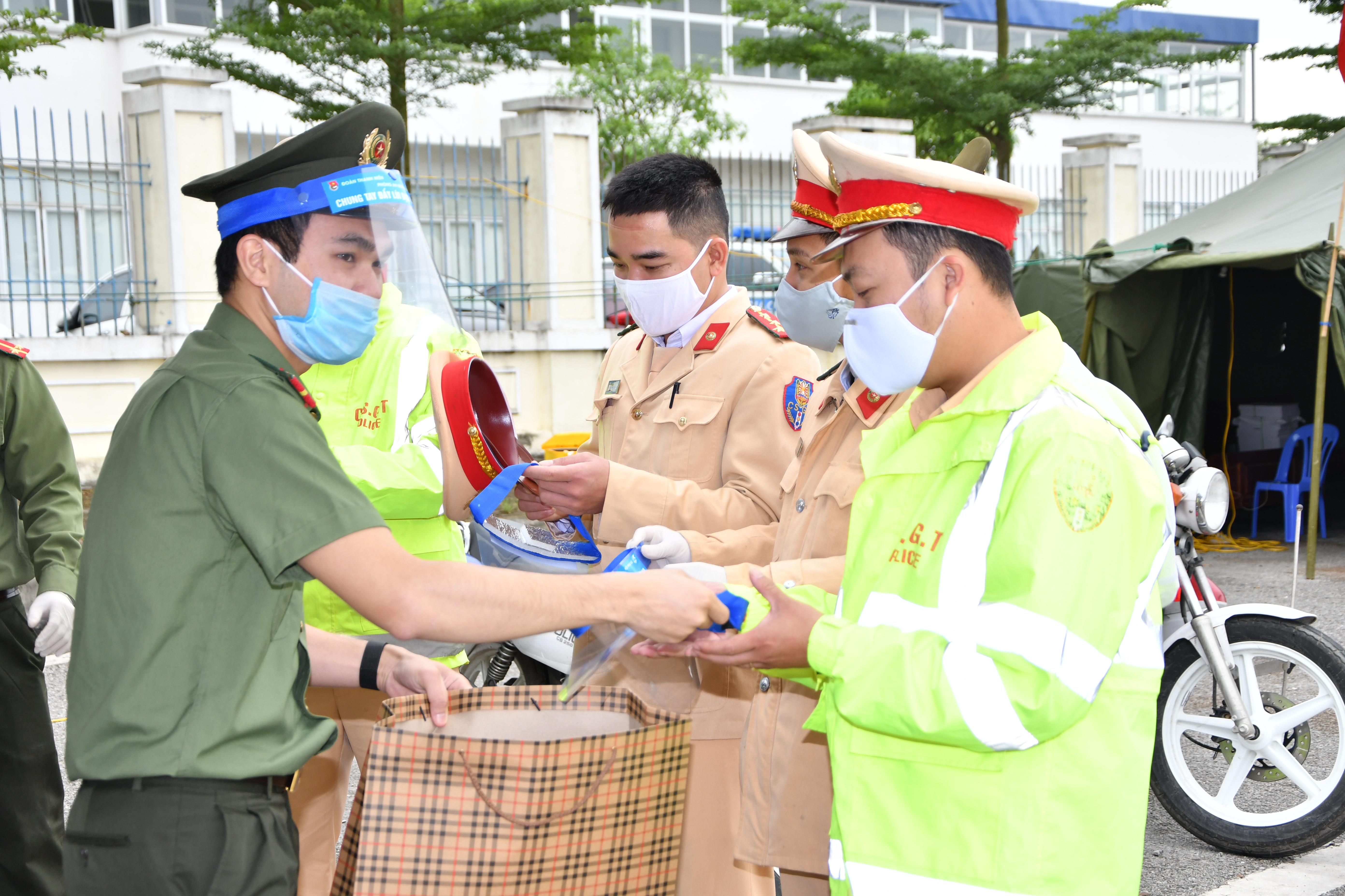 Khối Cảnh sát nhân dân: Phát huy Phong trào thi đua “Ba giữ